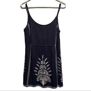 O’NEIL  sundress embroidered cotton very good condition!